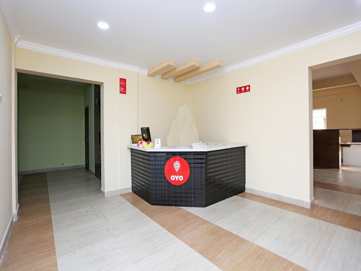 Oyo 11343 Hotel Sai International Bhubaneswar Buitenkant foto