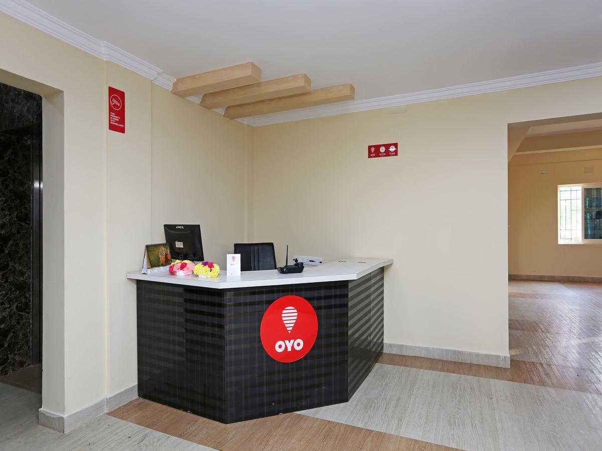 Oyo 11343 Hotel Sai International Bhubaneswar Buitenkant foto