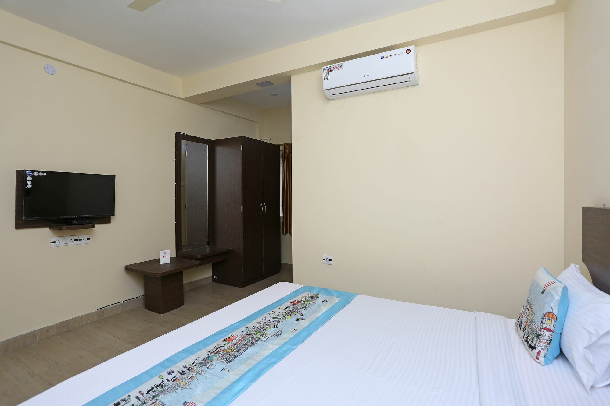 Oyo 11343 Hotel Sai International Bhubaneswar Buitenkant foto