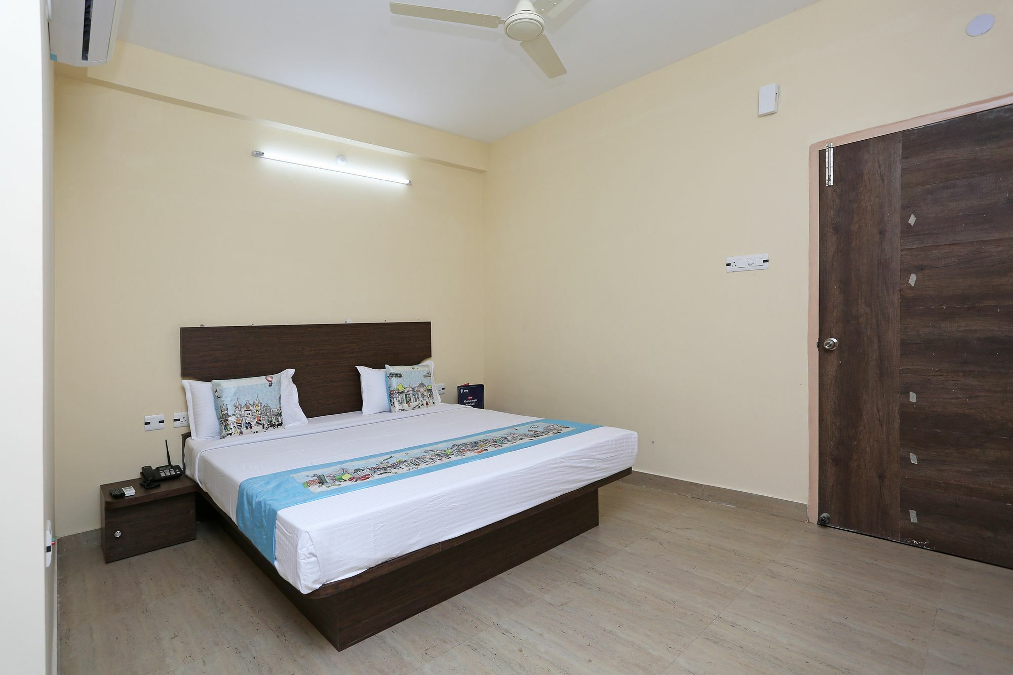 Oyo 11343 Hotel Sai International Bhubaneswar Buitenkant foto