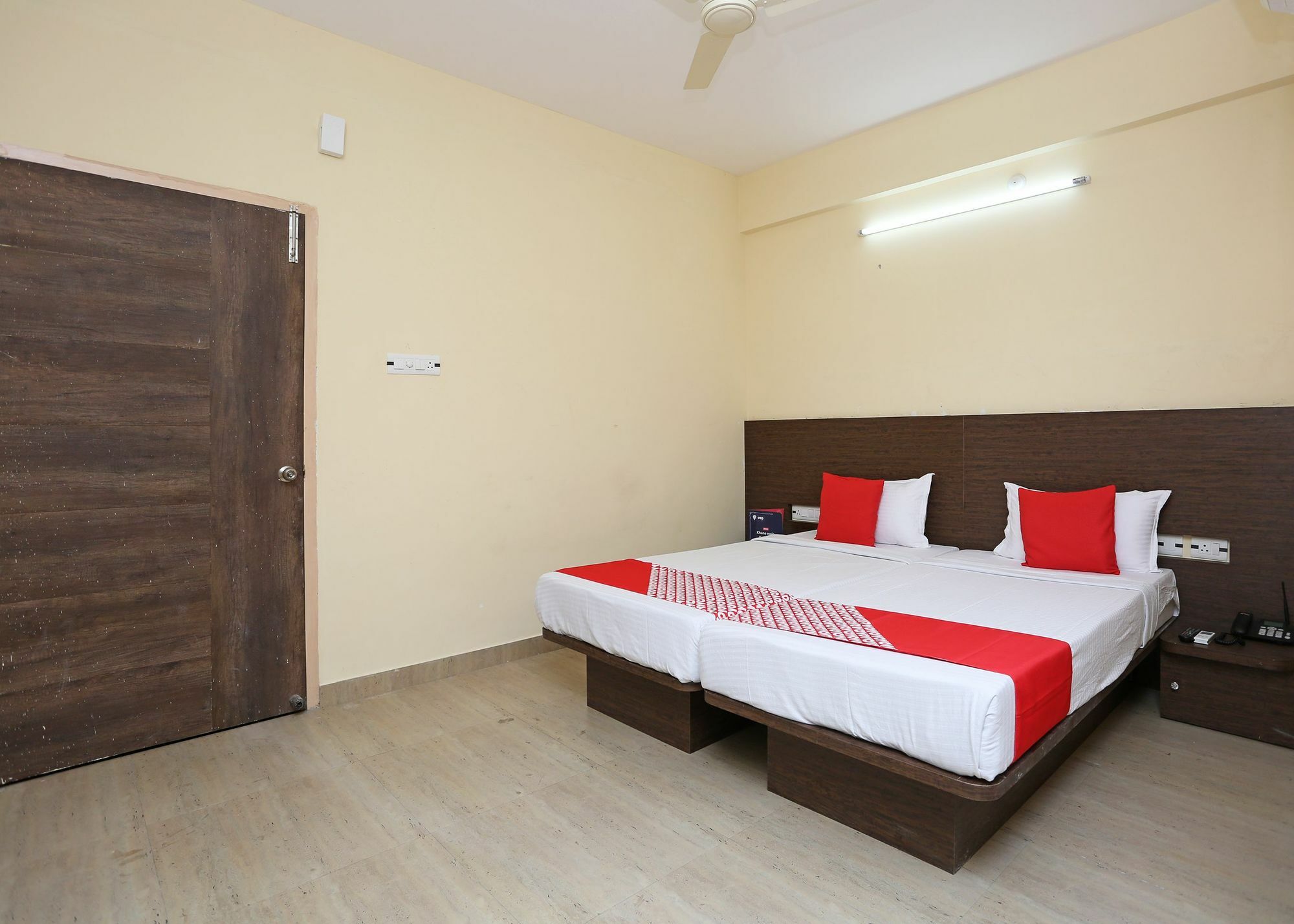 Oyo 11343 Hotel Sai International Bhubaneswar Buitenkant foto